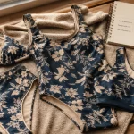 Grains de sable maillot de bain : 1 pièce, 2 pièces, bonnets à vérifier avant achat